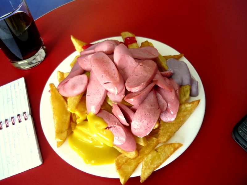 Salchipapas (botifarra i patates)